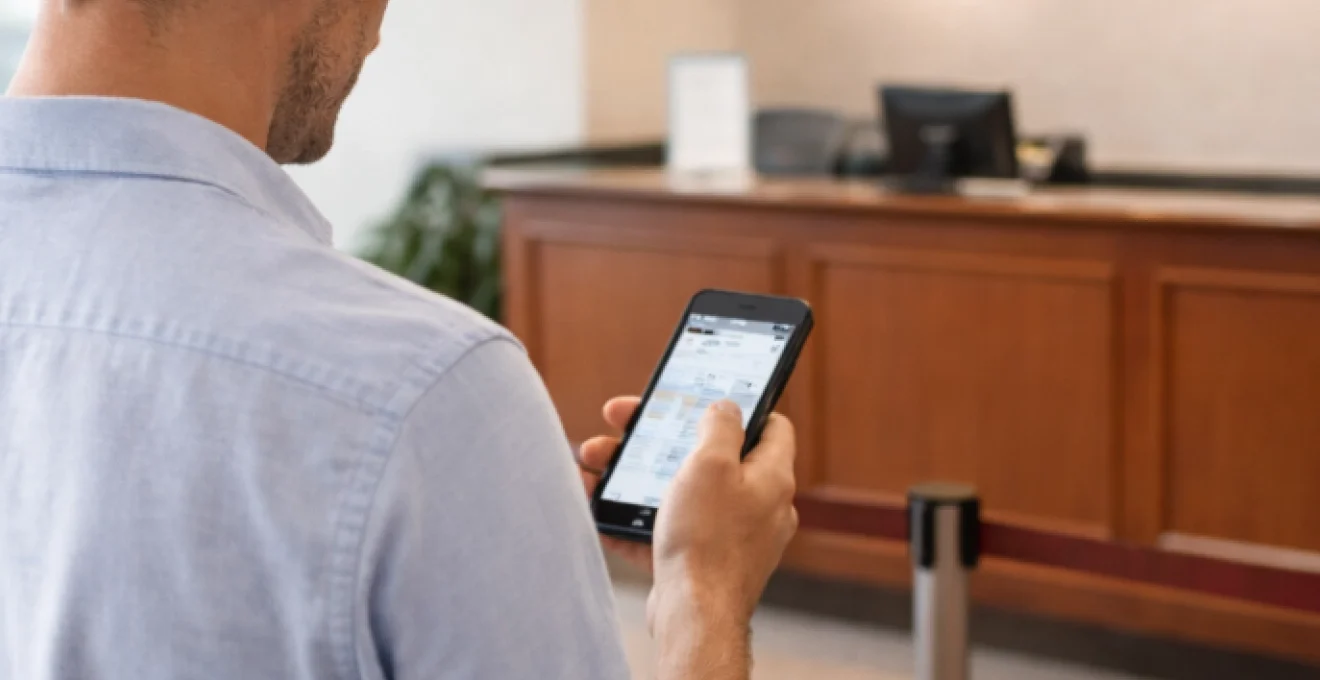 compte-bancaire-en-ligne-vs-compte-traditionnel-quelle-option-choisir